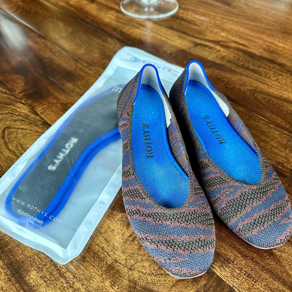 Rothy’s The Square in Sapphire Zebra, size 5